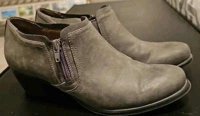 BOTINES AL TOBILLO NATURAL SOUL KASTA MUJER 8M GRAFITO CREMALLERA TACONES 1.75" RET $69.99 Foto 1 de 4