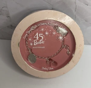 "Brazalete con dije de plata esterlina Barbie 45 aniversario sello 7,5"" en caja original" - Imagen 1 de 3