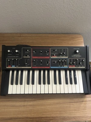 MOOG MÚSICA REALISTA SINTETIZADOR CONCERTMATE MG-1 ¡ENCENDIDO! Foto 1 de 4