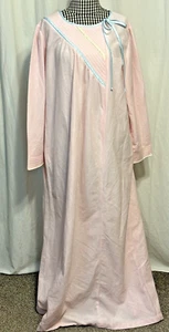 NEW Vintage 70s-80s Vandemere Pink Housecoat Caftan Robe Size Large pockets - Picture 1 of 6