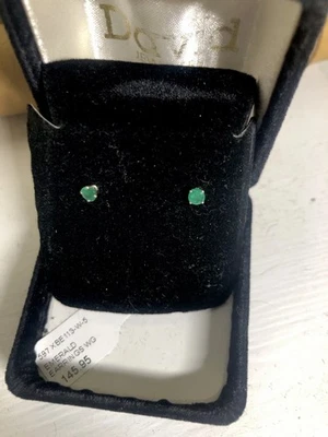 Pendientes Esmeralda Genuina Oro Sólido Blanco 14k 3mm Con 14k Back Nunca Usados Foto 1 de 4