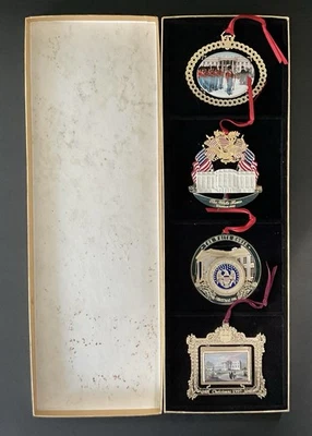 Juego de adornos navideños Asociación Histórica Casa Blanca 1994-1997 caja dorada Foto 1 de 4