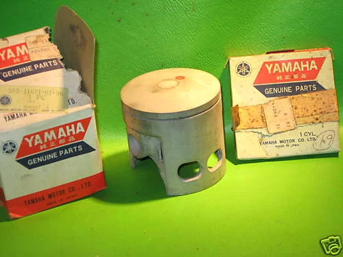 YAMAHA RT2MX 1972 PISTON AND RING SET STD. NOS OEM # 365-11631-01-96 - Image 1 of 1