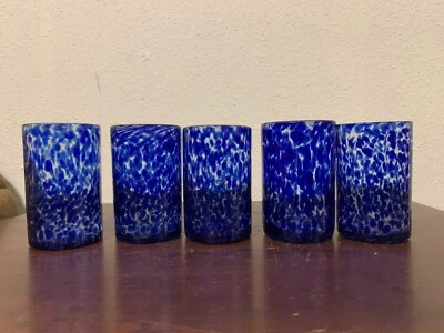 Juego de 5 vasos de confeti azul cobalto de vidrio soplado a mano mexicano moteado 5,25" Foto 1 de 4