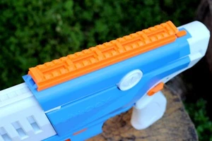 Riel Picatinny superior de longitud completa (20 ranuras) para rifle bláster UnlocX V1 V2 - Imagen 1 de 6