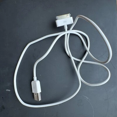 1m Apple 30 Pin Charger Cable For Old Gen Iphone/Ipad - Image 1 of 3