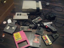 Nintendo NES Bundle 2 Controllers+3 Games+Console (NES-001)+Light Gun 