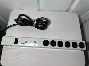 Perma Power WIREMOLD M620BZLS 18" PUTTY WHITE W/ 6 5-20R RECEPTACLES - Picture 1 of 6