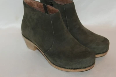 DANSKO Verde Oliva Gamuza Cuero MARIA Cómodo Botines Zuecos EU 38 US 7.5-8 Foto 1 de 4