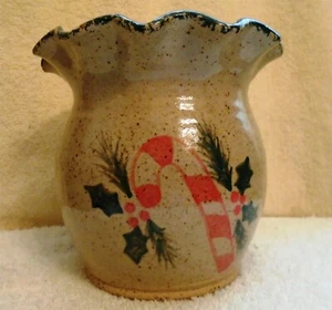 Vintage 1992 Three Rivers Pottery Ruffled Planter Cache Pot Candy Cane Holly - Picture 1 of 7