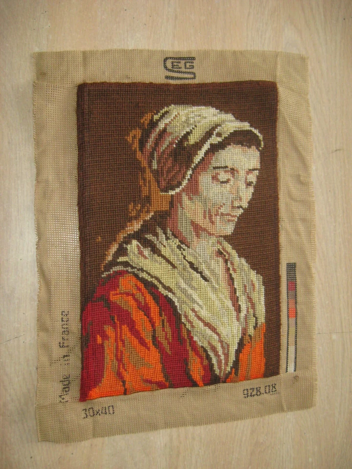 " femme  " 32cmx21cm 8réf4221 tapisserie canevas FINI Paris France - Photo 1/1