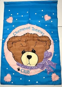 DE COLECCIÓN ENESCO CHERISHED PELUCHES CLUB EST. "Bandera exterior 1995 39,5""x 27,5"" nueva" - Imagen 1 de 10