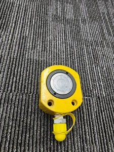 FPY-201 dünner hydraulischer Wagenheberzylinder 20 Tonnen 12 mm Federweg, 55 mm gelb - Bild 1 von 7