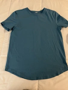 Lululemon T- shirt Womens size  4 color: Aqua Short Sleeve Scoop Neck Curved Hem - Picture 1 of 8
