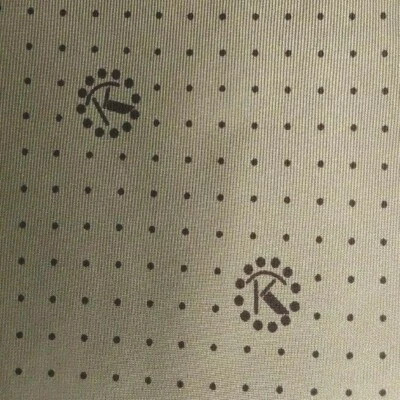 Corbata de seda beige marrón a lunares con logotipo de KRIZIA Foto 1 de 4