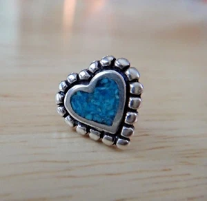 ÚNICO Pendiente de Corazón con Incrustaciones de Corazón de Plata Esterlina PEQUEÑO 11 mm con Chip Turquesa - Imagen 1 de 6