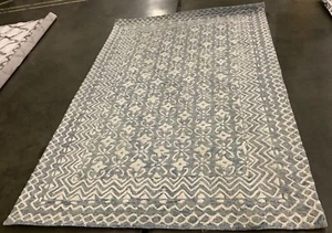 BLUE / IVORY 5' X 8' Flaw in Rug, Reduced Price 1172670899 BLM114M-5 - Picture 1 of 4