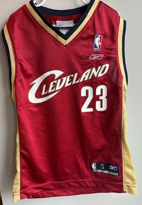 Vintage LeBron James Jersey Small 8 Youth Kid Red Reebok Cleveland  NBA Team 23 - Image 1 of 4