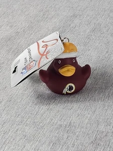  Washington Redskins Gummi Ente 2" Ornament Weihnachtsmann Mütze Jeep neu mit Etikett  - Bild 1 von 10
