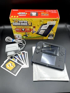 Nintendo 2DS Super Mario Bros. 2 Special Edition Spielkonsole - Schwarz / Blau◄ - Bild 1 von 5
