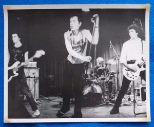 Sex Pistols- Live. Anabas Original photo 1977. Early Days With Sid On Bass. - Picture 1 of 2
