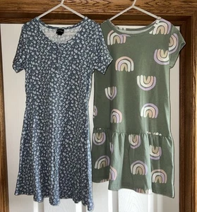 2 Short Sleeve Dresses Cat & Jack Blue Floral 7-8 & Carters Green Rainbow Sz 7 - Picture 1 of 8