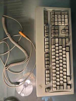 IBM Model M Mechanical Keyboard 1391401 Vintage 1984 - Image 1 of 4