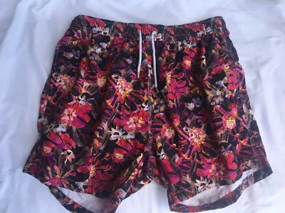 Bertigo 男式尺寸 3XL 跑步小号 L 码粉色花卉泳裤短裤  — 第 1/4 张图片