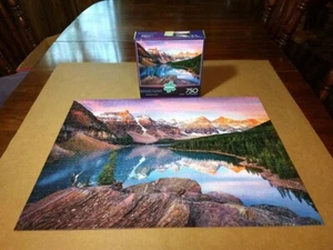 Rompecabezas Buffalo Games 750 piezas reflejos montañas en llamas completo - Imagen 1 de 7