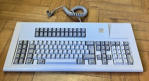IBM Model M 1389135 F1-122 Buckling Spring Computer Terminal Spanish Keyboard