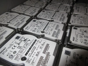 HGST 0B26070, HUC109030CSS600, 300GB 6Gb/s 10K rpm 2,5" SAS HDD (LOTTO DI 30) - Foto 1 di 2