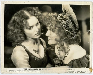 Maureen O'Hara as Esmeralda in The Hunchback of Notre Dame - 19549 - Picture 1 of 1