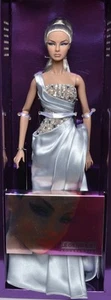 MUÑECA DE VESTIR LEGENDARIA STATUS PLATEADA Agnes Von Weiss 12" Integrity Toys NUEVA (ED) - Imagen 1 de 2