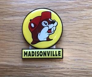 Imán de recuerdo Buc-ee's - Letrero amarillo de Madisonville, Texas 2 x 2,5 pulgadas - Nuevo - Imagen 1 de 2