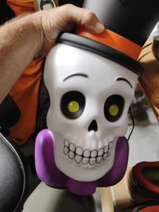 Skelett Totenkopf Blasform mit Zylinder Halloween Deko mit Kordel - Bild 1 von 4