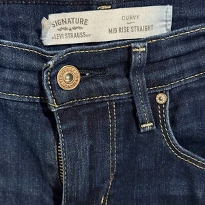 Levi Strauss Signature Jeans Womens 10L 30x32 Mid Rise Straight - Picture 1 of 8