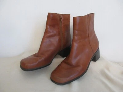 Botines MADELINE Staurt “FORWARD” Tostados Tacón Bloque Cremallera Lateral 7 M Usados Foto 1 de 4