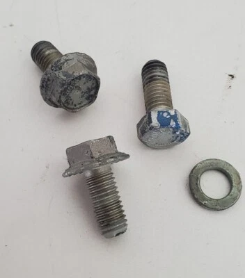 Pernos de bisagra de capó PIEZAS 3 pernos y una arandela Porsche 924 968 944  Foto 1 de 4