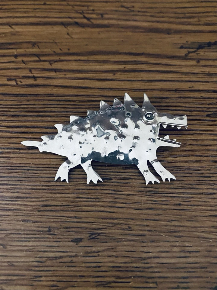 Prendedor Monster de plata de ley Foto 1 de 1