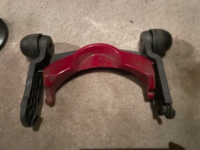 Dyson DC24 Pedal Rojo Ruedas Conjunto Piezas Originales Repuesto Bola Aspiradora Foto 1 de 2