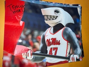 Tony Landshark Ole Miss Maskottchen signed 8x10 Foto - Bild 1 von 1