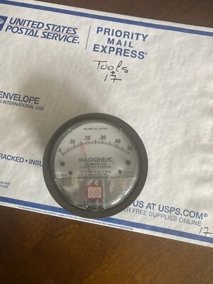 Dwyer 2000-0 Magnehelic Pressure Gauge 0-0.5in-h2o - Image 1 of 4
