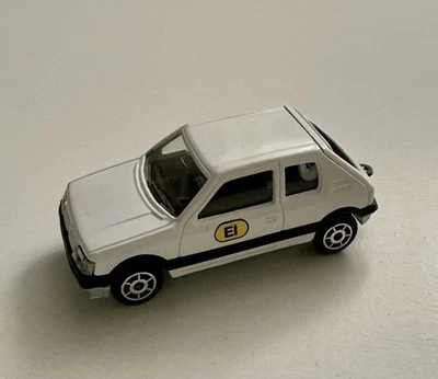 MAJORETTE - série MAJOPUB - PEUGEOT 205 GTI "EI" - Photo 1/3