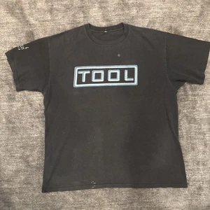 Y2K TOOL 2010 Tour Shirt L Black Alex Grey Art Eye Psychedelic Metal Band Faded - Picture 1 of 8