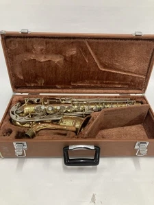 Yamaha YAS-23 Alto Saxophone - Picture 1 of 10
