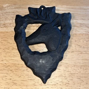 Vintage Country Cast Native American Arrowhead Buck Cast Iron Trivet Alstead NH - Picture 1 of 6