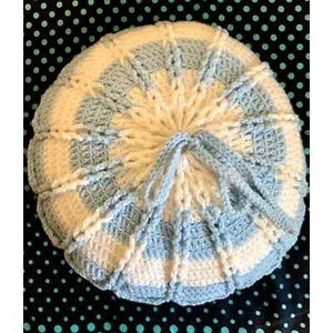 Almohada de punto vintage de ganchillo redonda azul y blanco cottagecore - Imagen 1 de 7