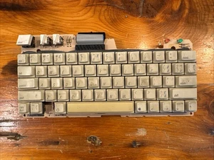 APPLE IIc A2S4000C Tastiera a forcina canadese TESTATA FUNZIONANTE - Foto 1 di 2