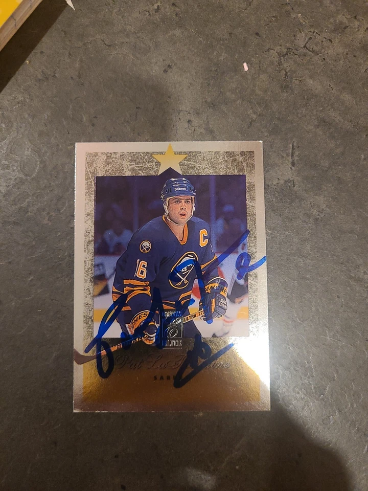 1995-96 Donruss Elite Pat LaFontaine Buffalo Sabres Auto Autographed Signed Card - Image 1 of 1