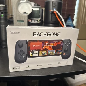 New Backbone One Mobile Gaming Controller for iPhone Apple Black BB-02-B-R - Picture 1 of 4